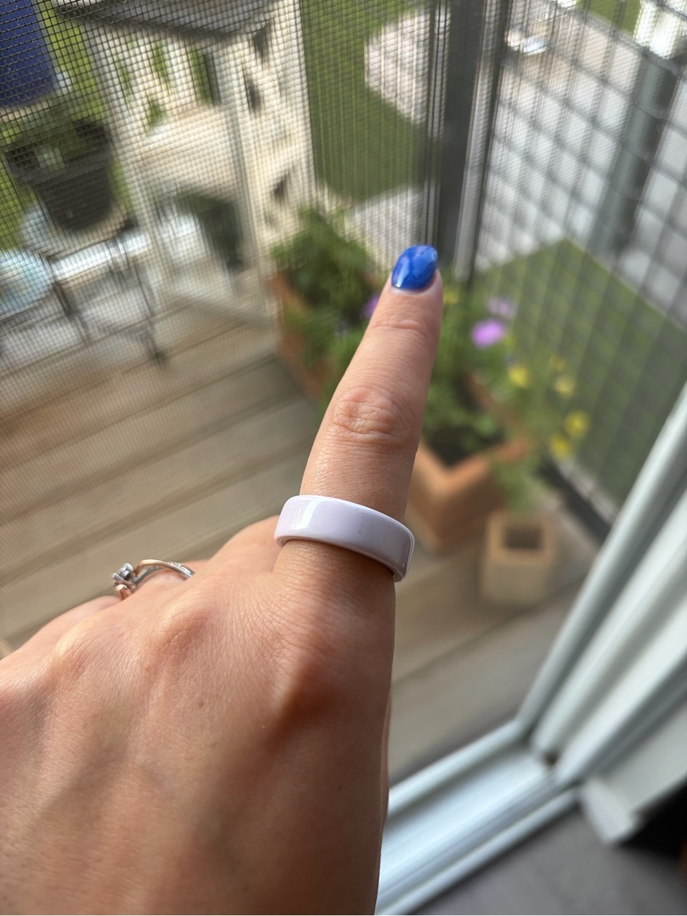 Oura Smart Ring - Glossy White/Pink Band